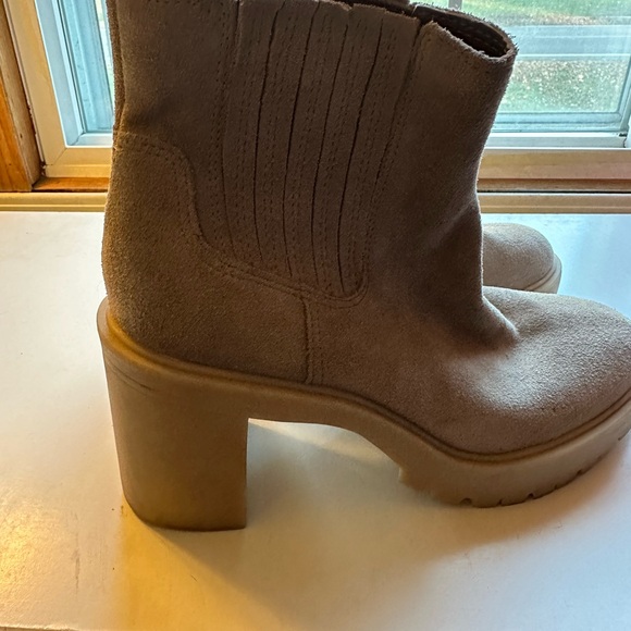 Dolce Vita Beige Suede Women's Ankle Boots size 11 - Picture 12 of 14